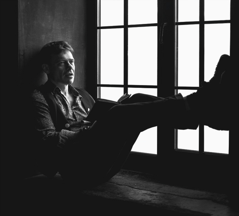 "Состояние потерянности – это мое второе «я». Смотрю на себя иногда утром в зеркало, руками обхватываю подмышки – будто и не мое тело"