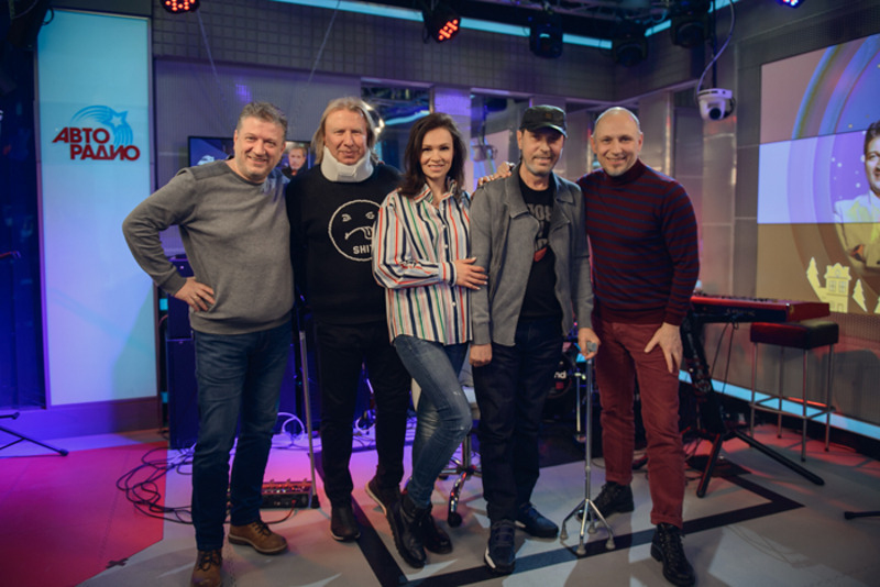 Николай Носков и Виктор Дробыш с ведущими шоу «Мурзилки Live»