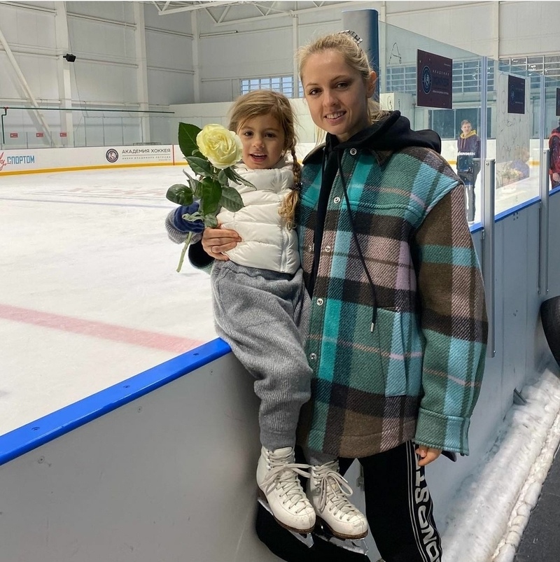 У Янины Студилиной подрастает очаровательная дочь Анечка