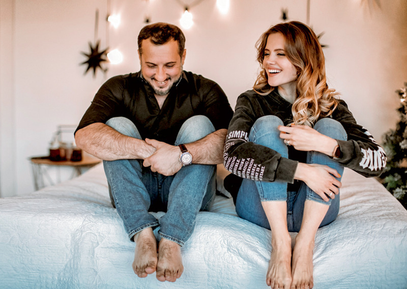 "Все мы мечтаем о пацане. Но когда появляется девочка, понимаешь, какое это счастье. Невозможно устоять перед нежностью дочери"