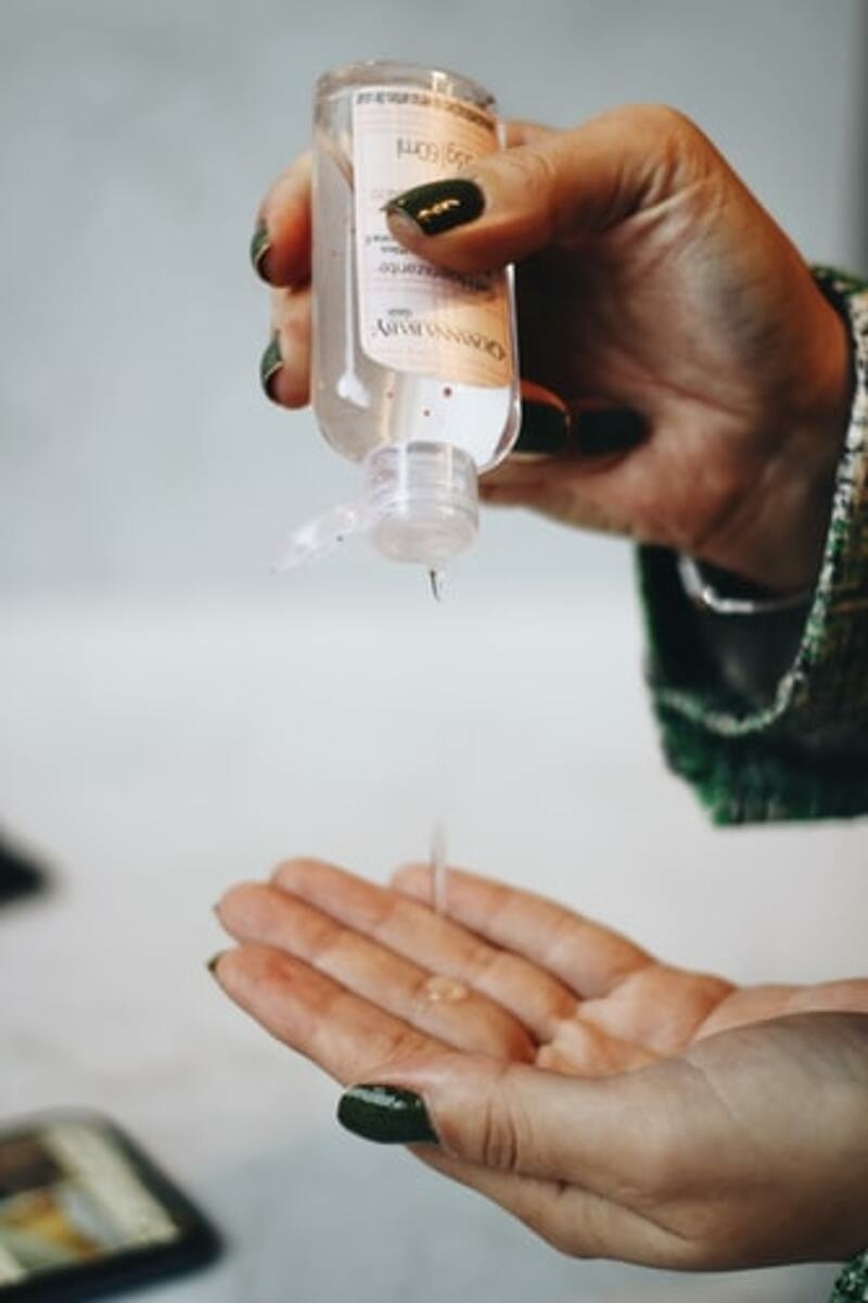 у них всегда с собой антисептик