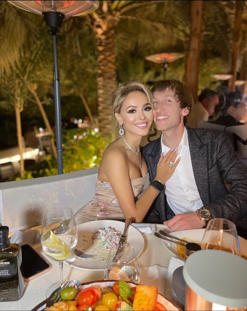 Анна Калашникова и Иван Семенов собираются устроить грандиозные свадебные гуляния