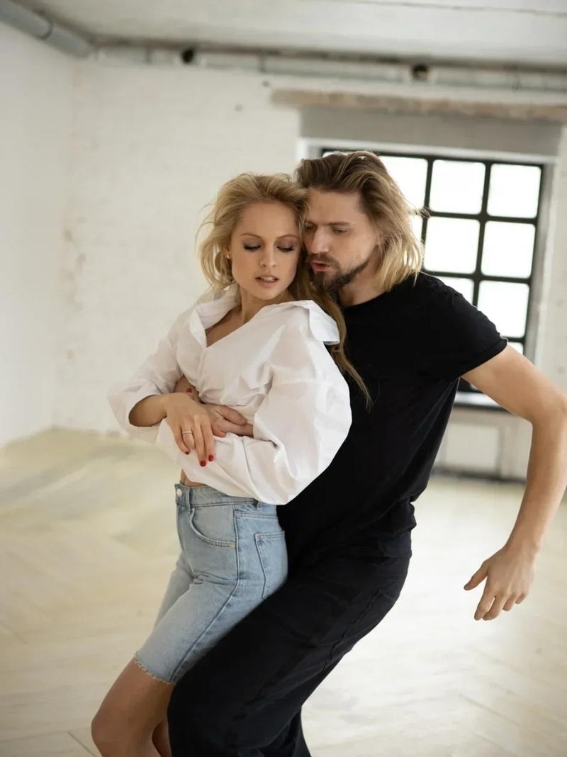 Во время репетиций между Яниной Студилиной и Денисом Тагинцевым бывают разногласия, но партнеры всегда в итоге находят общий язык