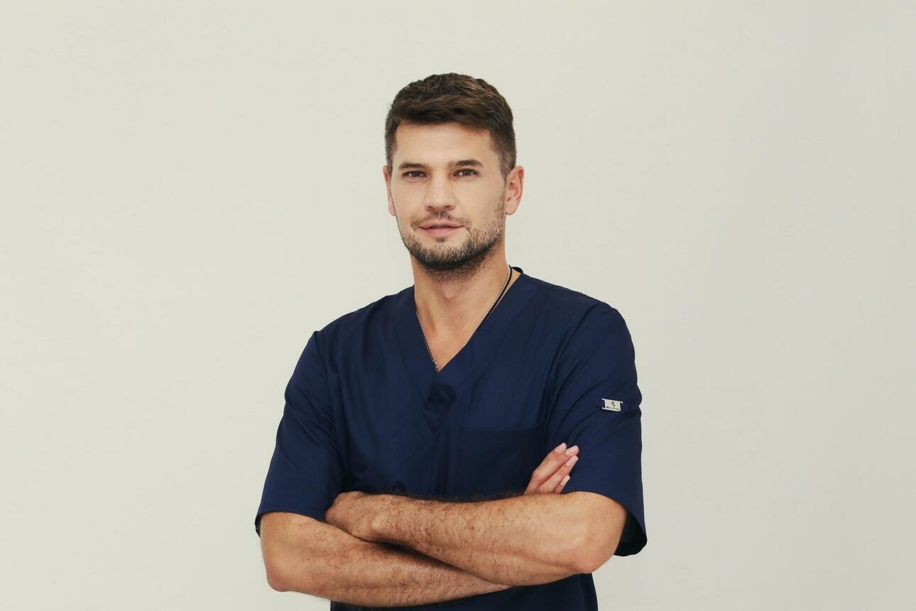 Массажист Владимир Яременко