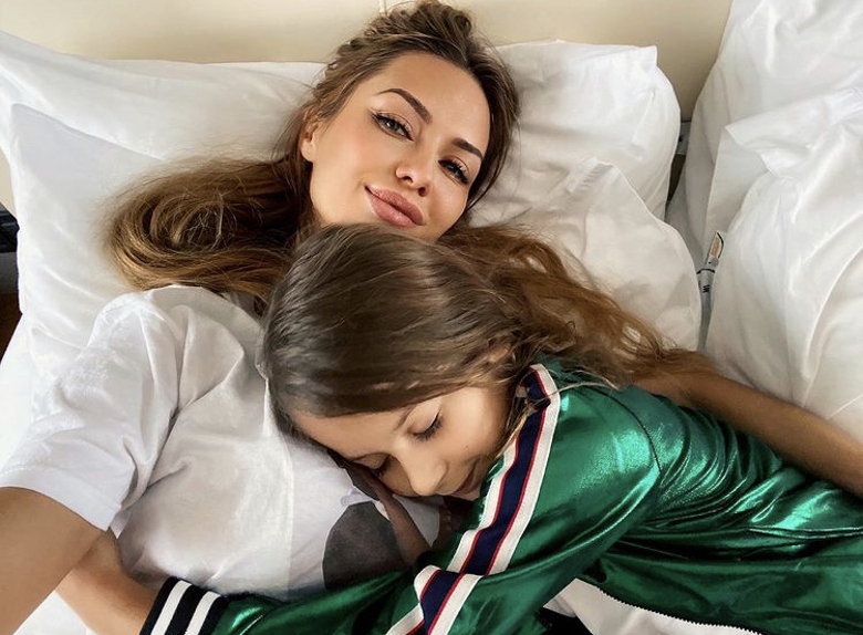 Кожа на руках девочки изменилась