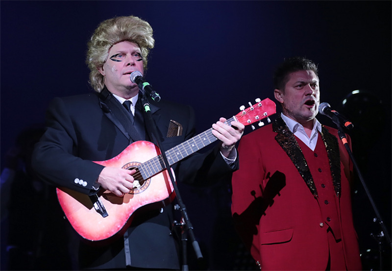 Алексей Кортнев - не только музыкант, но и актер. С Сергеем Белоголовцевым