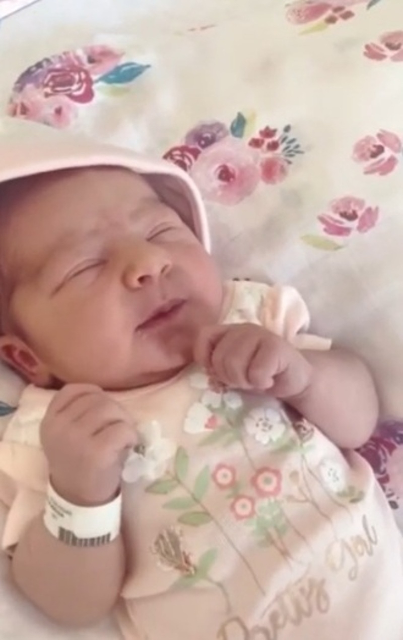 Три с половиной месяца назад у Малышевой родилась внучка