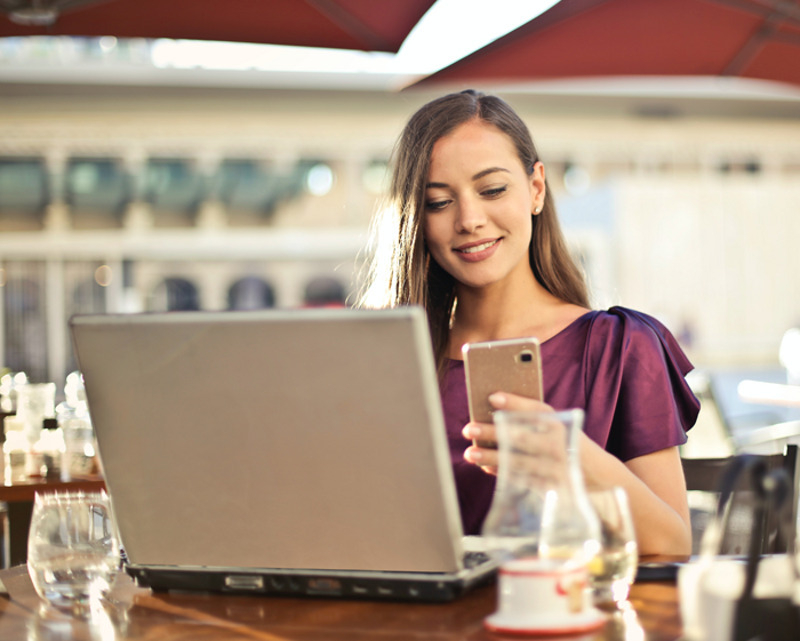 Социологи уверены: скоро общество будет дифференцироваться следующим образом: на тех, кто живет офлайн, проводит в Интернете ограниченное время, и тех, кто не вылезает из Сети