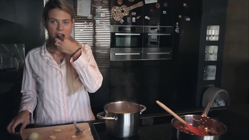 Аленка Краснова любит баловать супруга блюдами