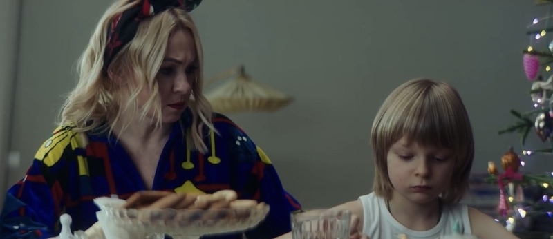 Яна Рудковская сыграла мать-домохозяйку