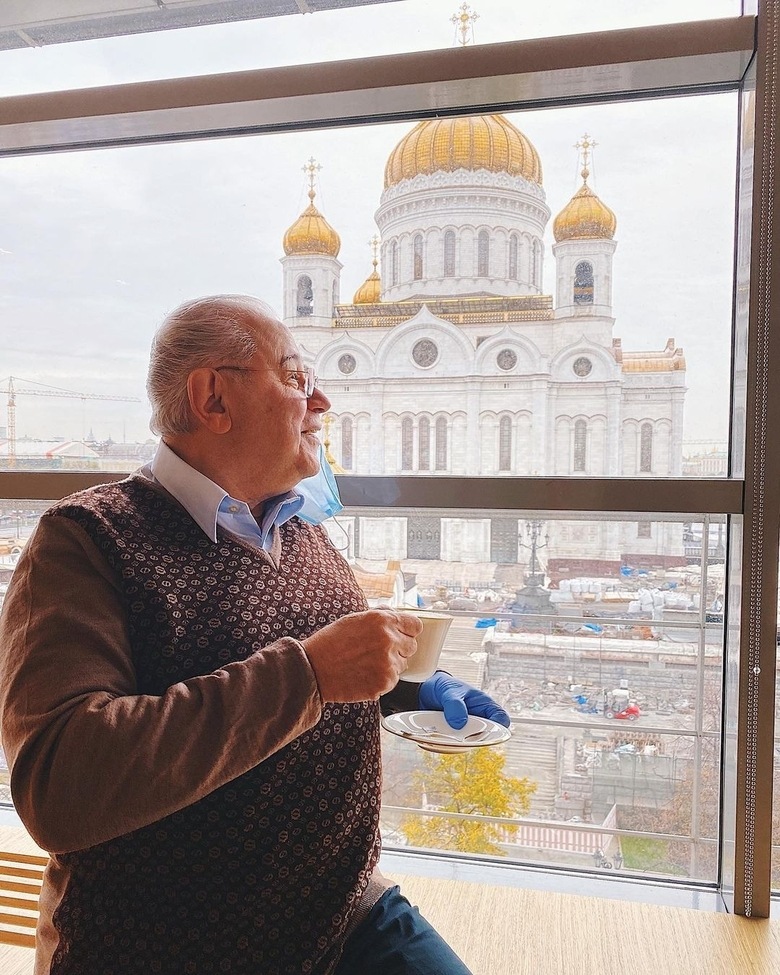 Евгений Петросян