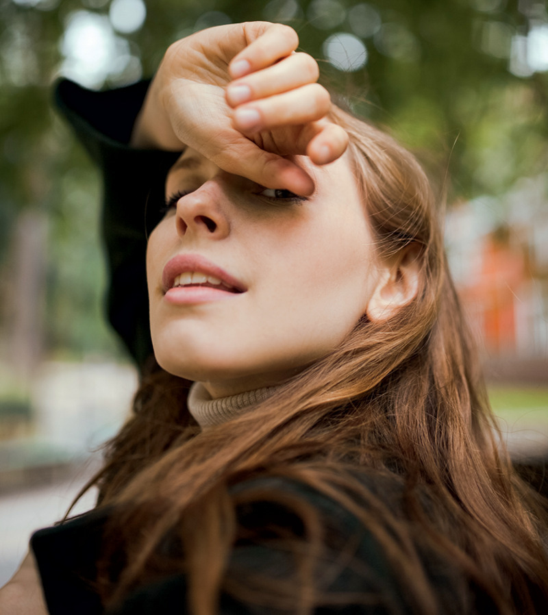 "У меня нет идеала, внешних предпочтений. Я влюбляюсь в очень талантливых людей. Опять же здорово, когда есть чувство юмора"