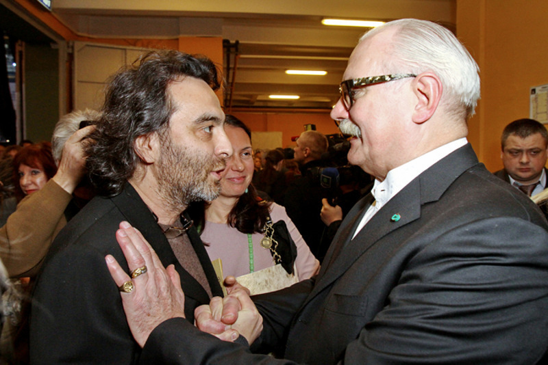 "Съемочная площадка ближе всего по организации к стройке, поэтому я большой мастер в строительстве, ремонте, логистике". На фото - с Никитой Михалковым