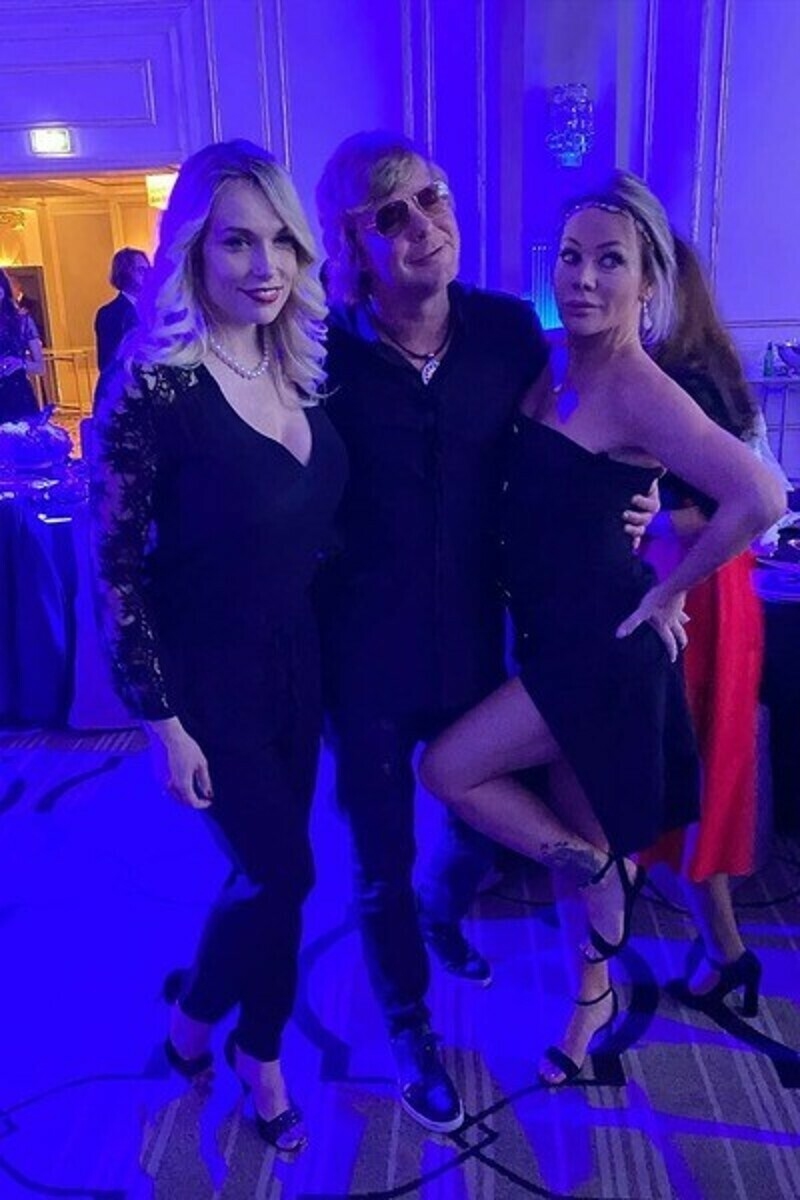 Андрей с экс-супругами