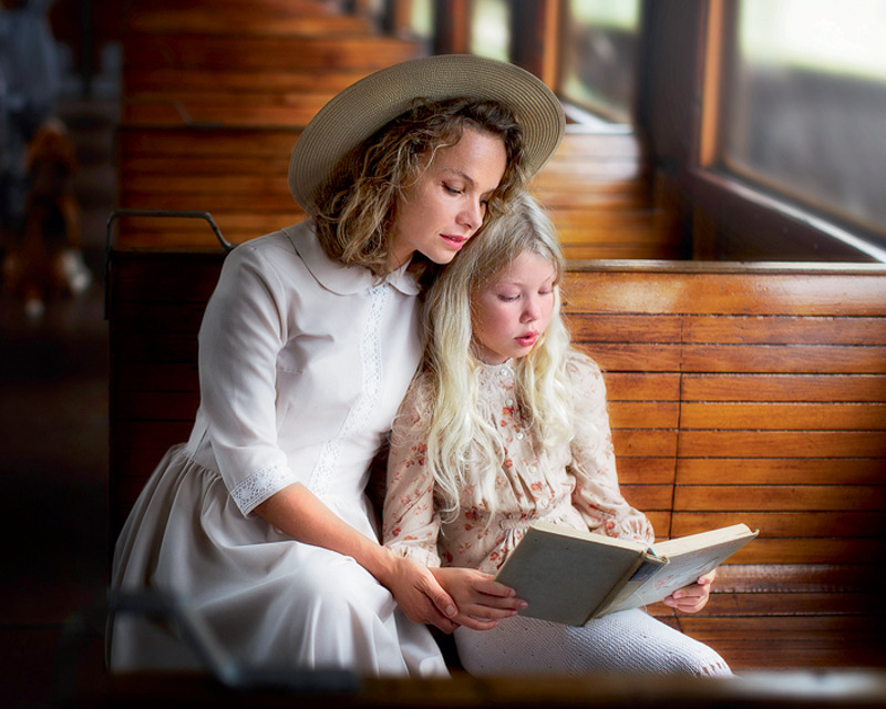 «София помимо того, что играет на арфе, пишет книгу, еще и снимает маленькие видеосюжеты»