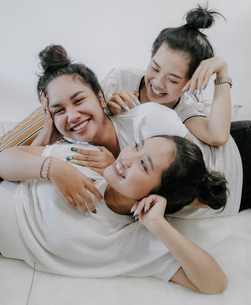 Психологи уверены: без общения с друзьями счастья не бывает