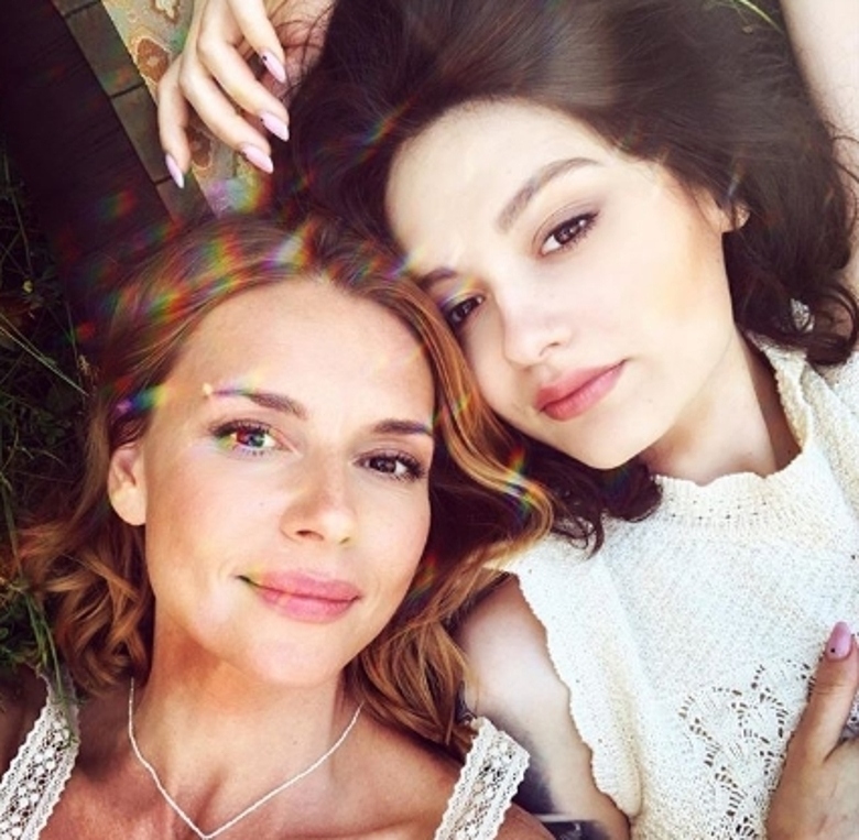 Любовь Толкалина с дочкой Марией