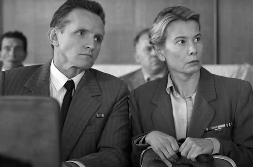 Кадр из фильма «Дорогие товарищи!»