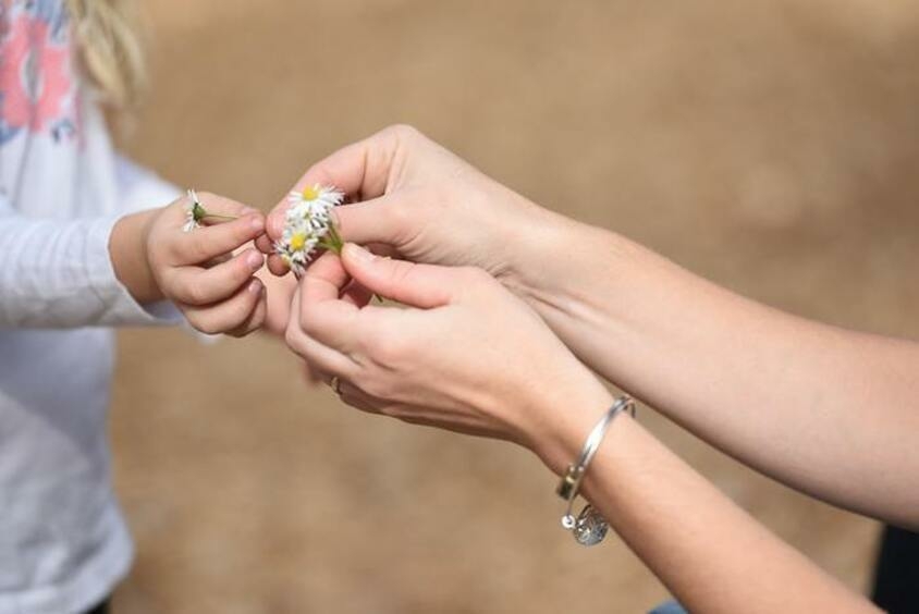 а ваш ребенок считает вас другом?