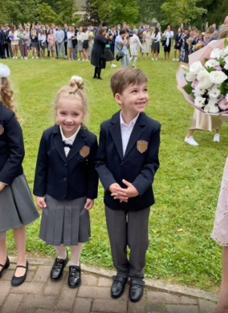 Дети Пугачевой и Галкина пошли в первый класс