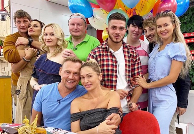 Сашу Черно и Иосифа Оганесяна встретили на шоу по-праздничному