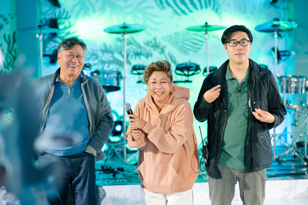 Анита Цой с мужем Сергеем и сыном Сергеем