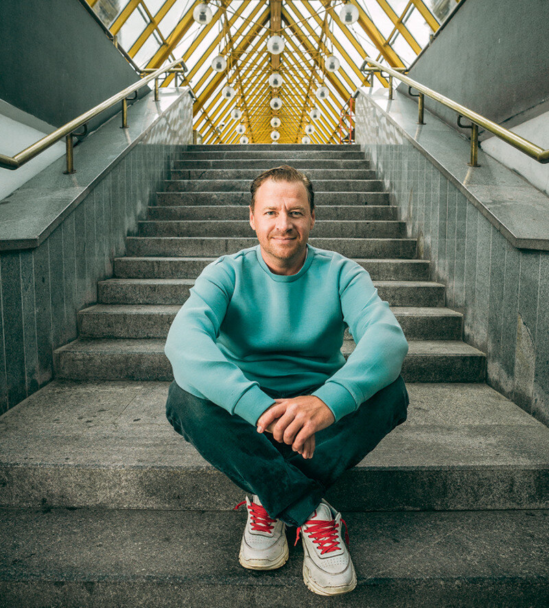 "Сейчас я проще на все реагирую, а по молодости было обидно до слез. Всегда есть иллюзия, что можно уйти от проблем с помощью алкоголя"