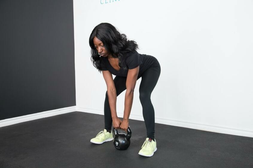 становая тяга — отличная замена обычным приседаниям