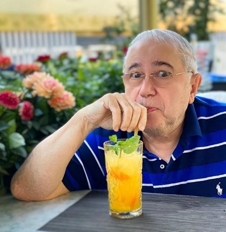 Евгений Петросян