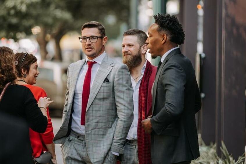 почему нас привлекают умные мужчины