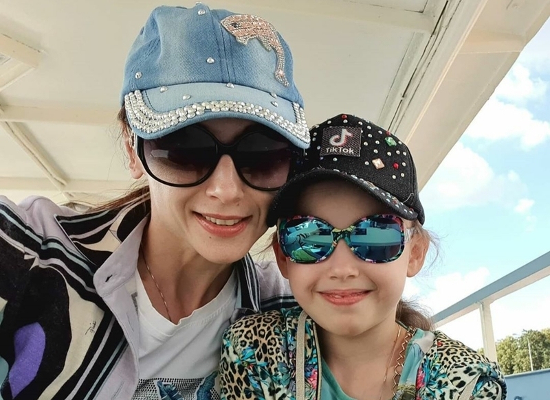 Светлана Захарова с дочерью Анной