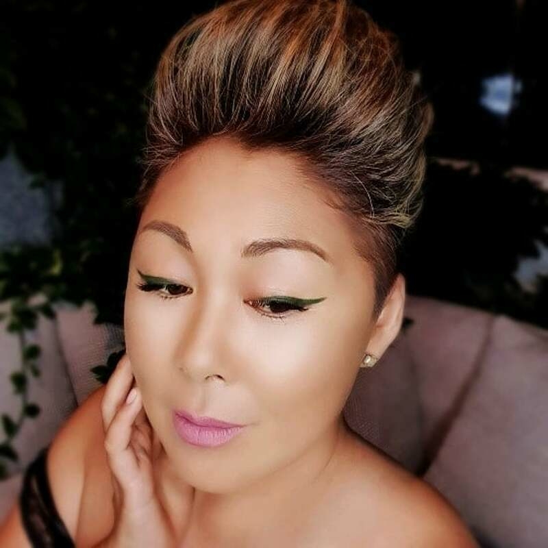 Певица хочет найти высококлассного специалиста, которому можно доверять даже семейные тайны