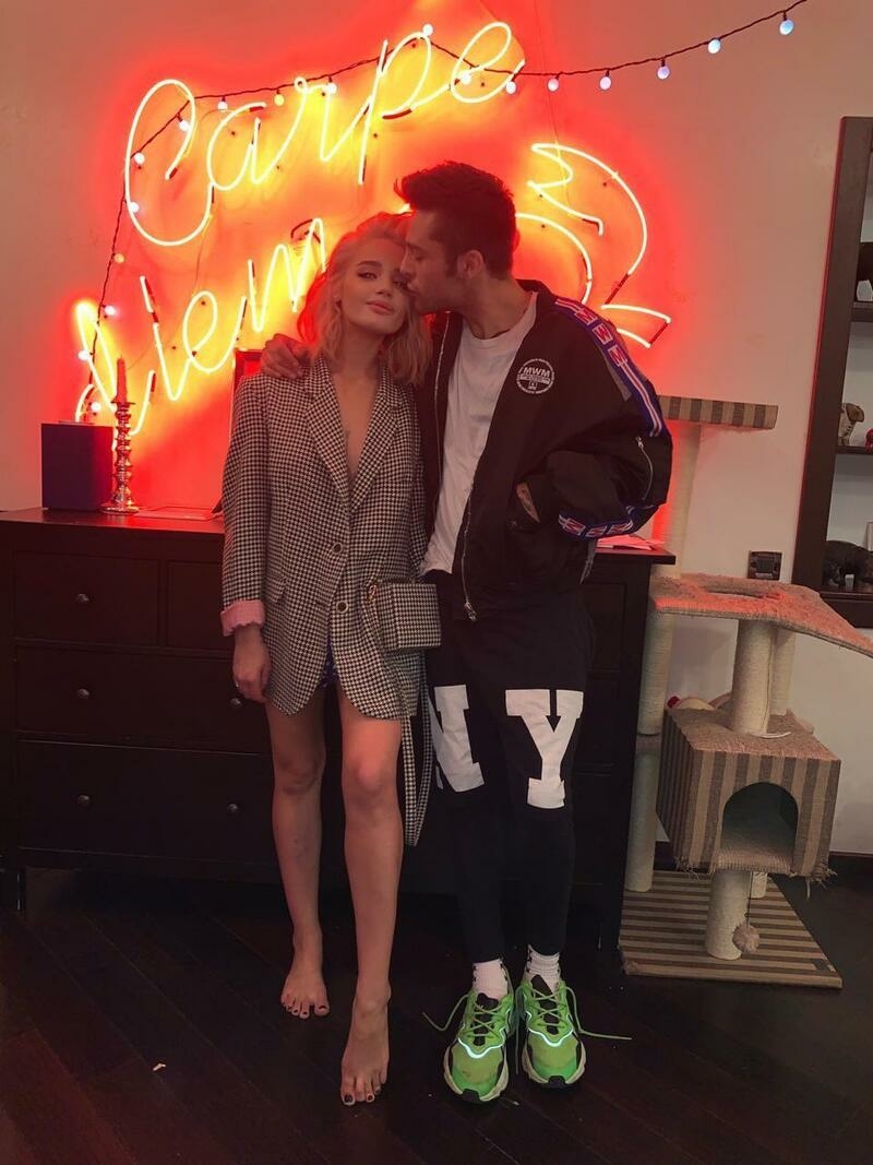 Александру Морозову и Рому Жёлудя связывают лишь рабочие и приятельские отношения. Сердце девушки пока свободно