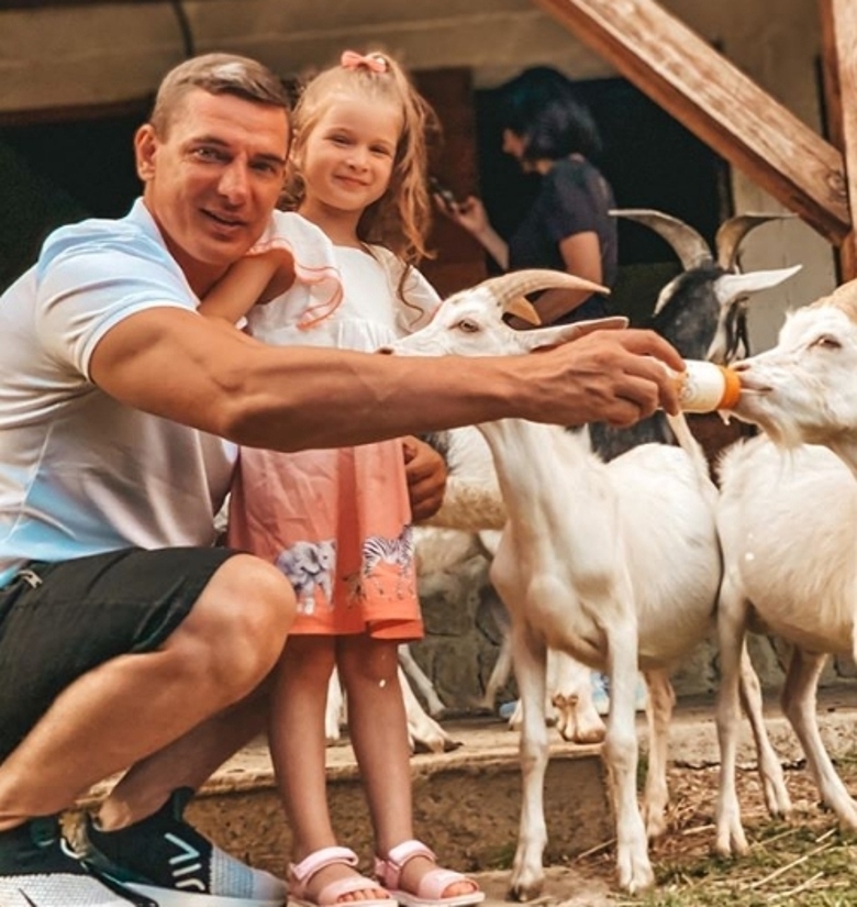 Курбан Омаров с дочкой