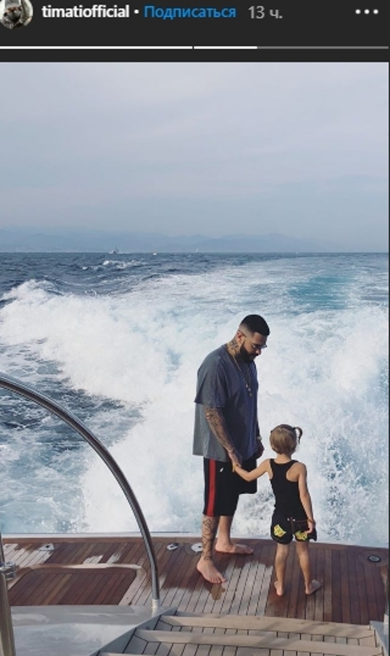 Тимати улетел отдыхать с дочкой Алисой