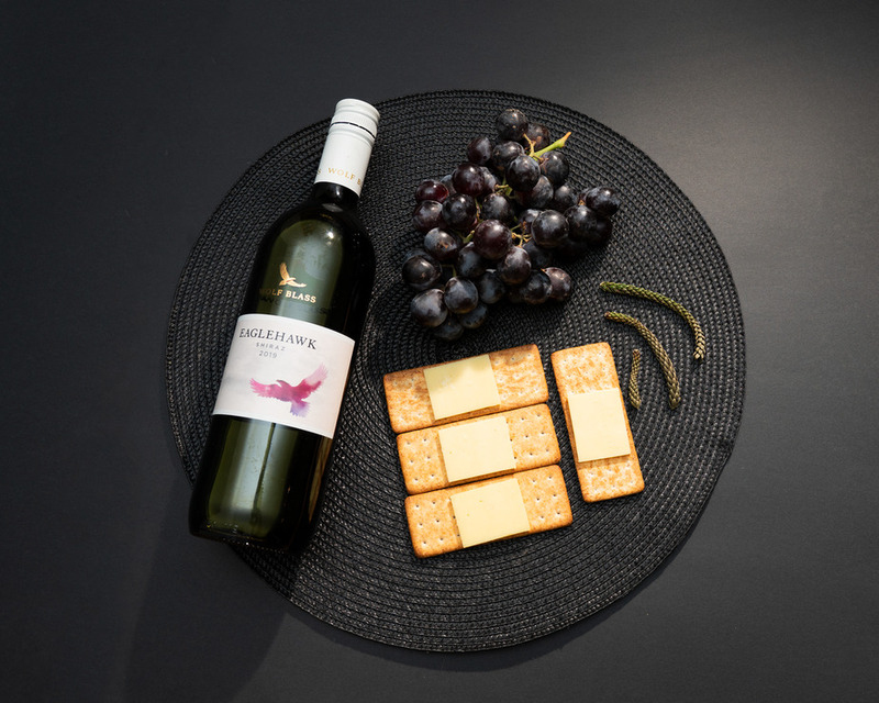 красное сухое вино содержит больше полифенолов, чем белое