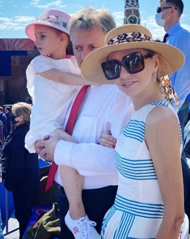 Татьяна Навка с семьей