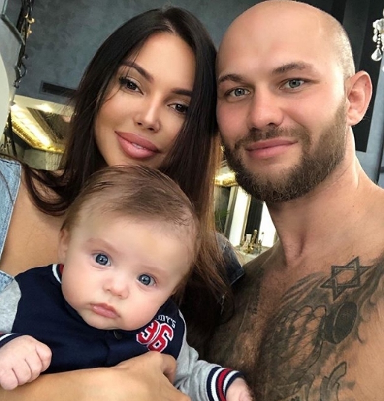 Джиган и Оксана Самойлова с сыном