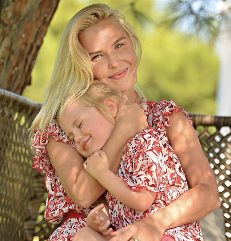 Пелагея с дочерью