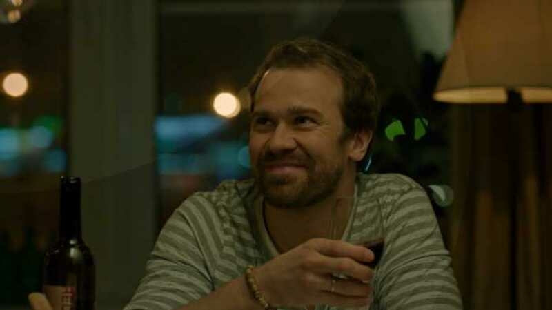 «Арка моего персонажа довольно серьезная – тот муж Надежды, которого мы видим в конце, довольно сильно отличается от наивного басиста, который предстает в начале истории»