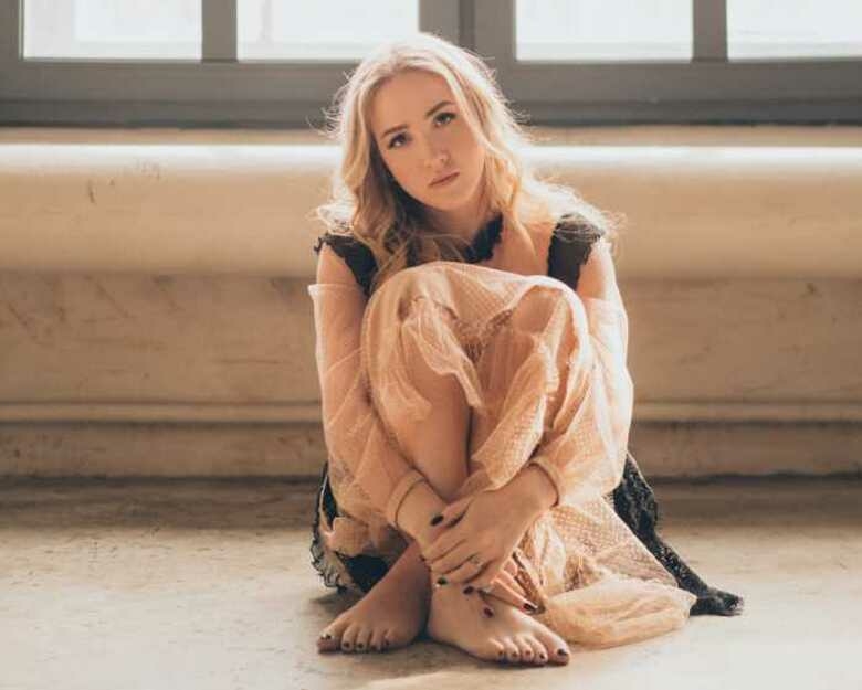 Певица Карина