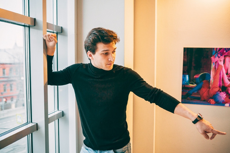 "Родители развелись, когда мне было пять лет, но мы всегда очень близко общались. Папа хотел, чтобы мы переехали к нему жить в Чехию"