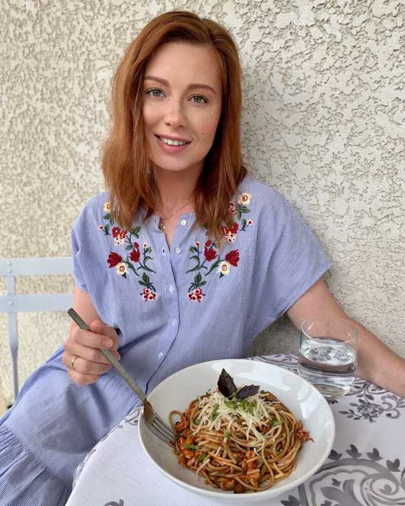 «Я стала больше времени проводить в кругу семьи и на кухне за готовкой»