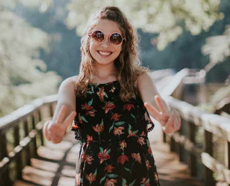 Позитивное мышление предоставляет человеку два главных преимущества: он не винит проклятую судьбу, а четко осознает свои цели и изыскивает способ достижения желаемого