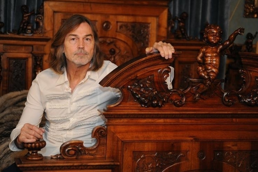 Никас Сафронов