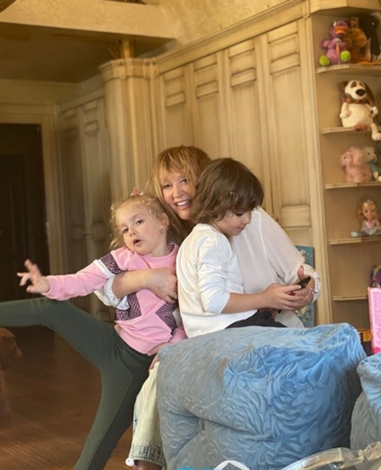 Алла Пугачева с детьми