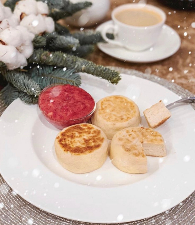 Сырники из рикоты с вареньем