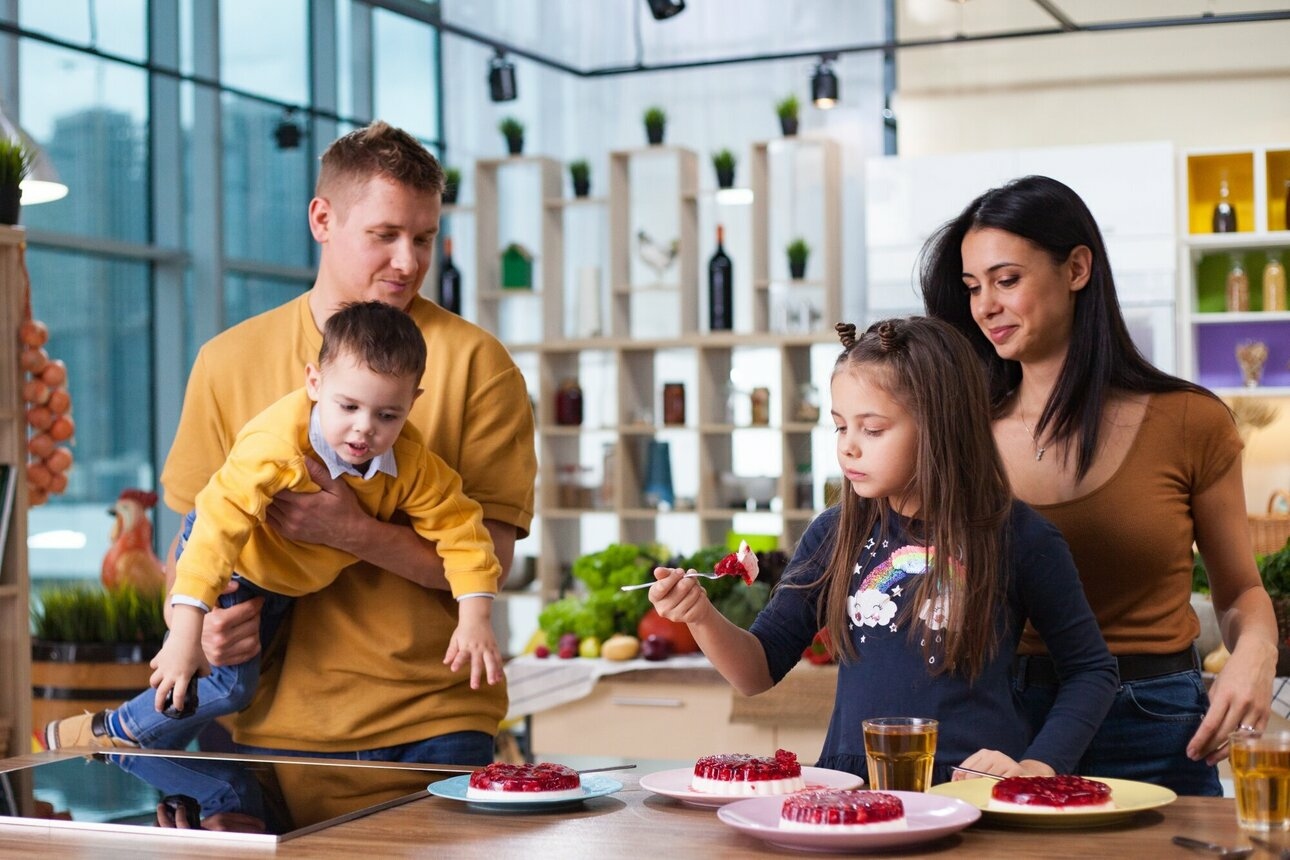 Александр Белькович во время самоизоляции много времени проводит со своей семьей