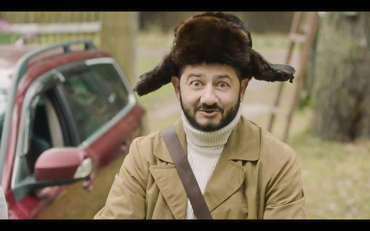 Галустян в роли почтальона Печкина не может не вызвать улыбку