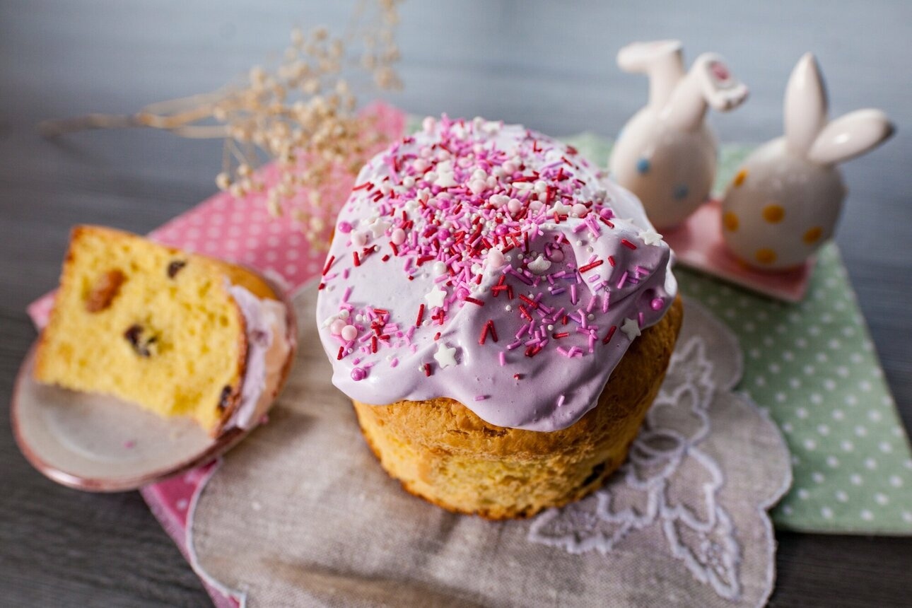 Яркий пасхальный кулич поднимет настроение во время любого карантина